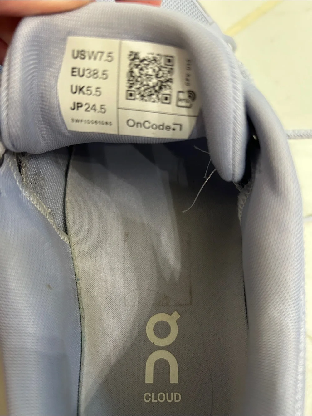 On Cloud Women's Light Blue Athletic Shoes. Size 7.5